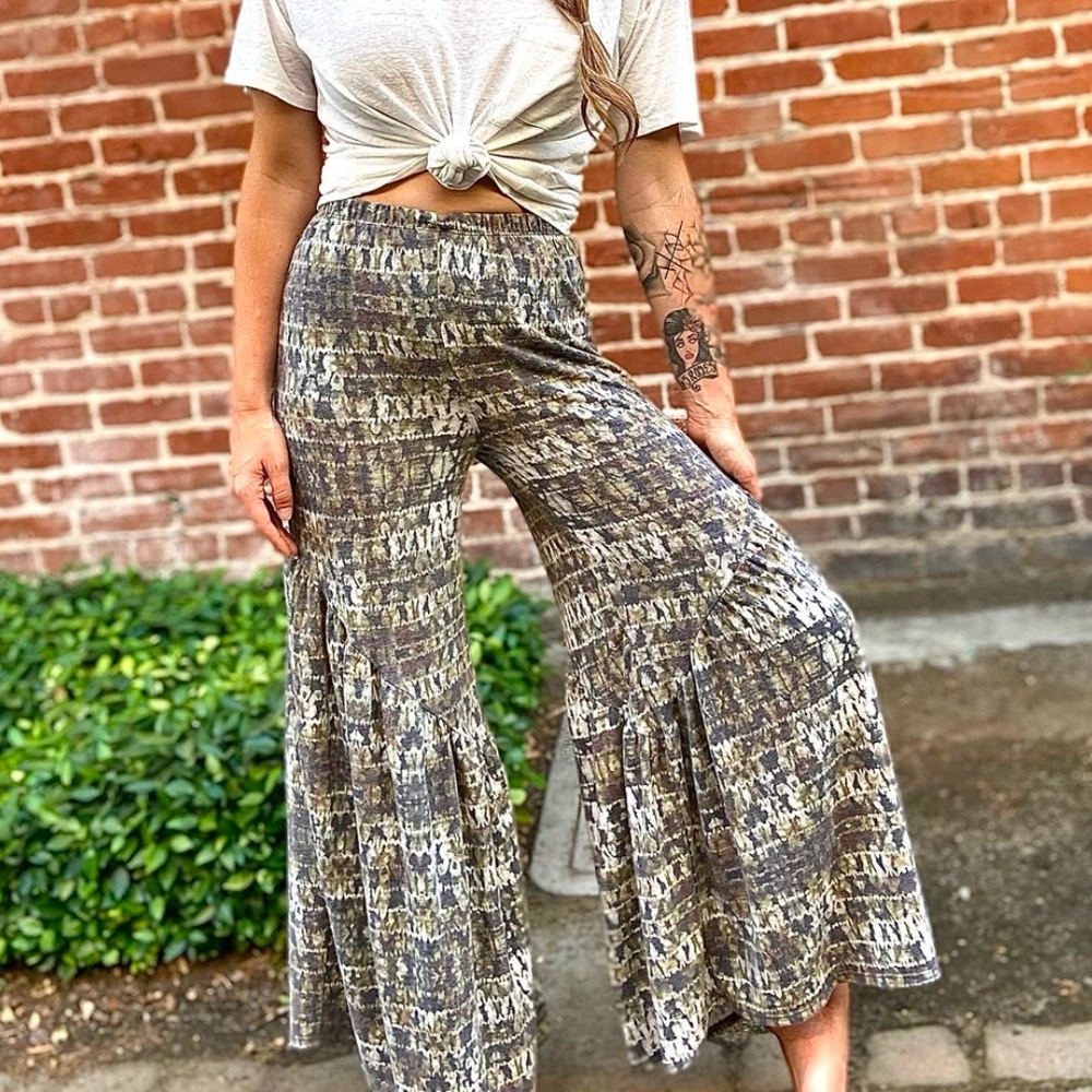 New & Never Worn Printed Boutique Pants